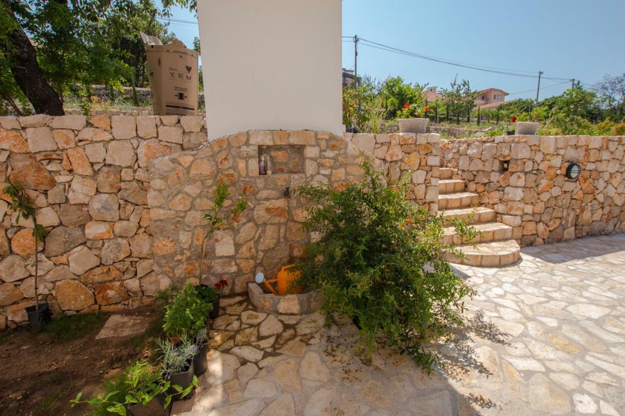 Stone Villa Uk - Dobra Voda Bar Exterior photo
